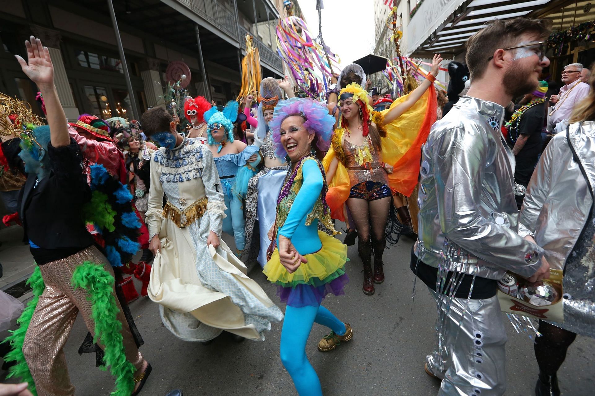 Mardi Gras celebration in New Orleans (Image via Jonathan Bachman/Getty Images)