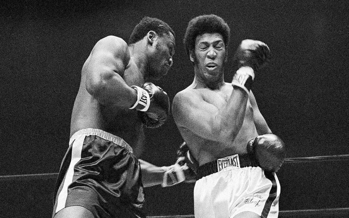 Boxing News: Joe Frazier defeats Jimmy Ellis