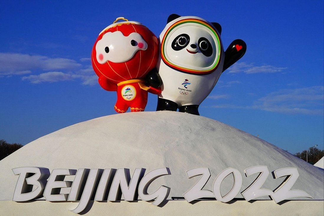 बीजिंग शीतकालीन खेलों के मैस्कॉट बिंग ड्वेन ड्वेन और शुएअ रॉन रॉन।