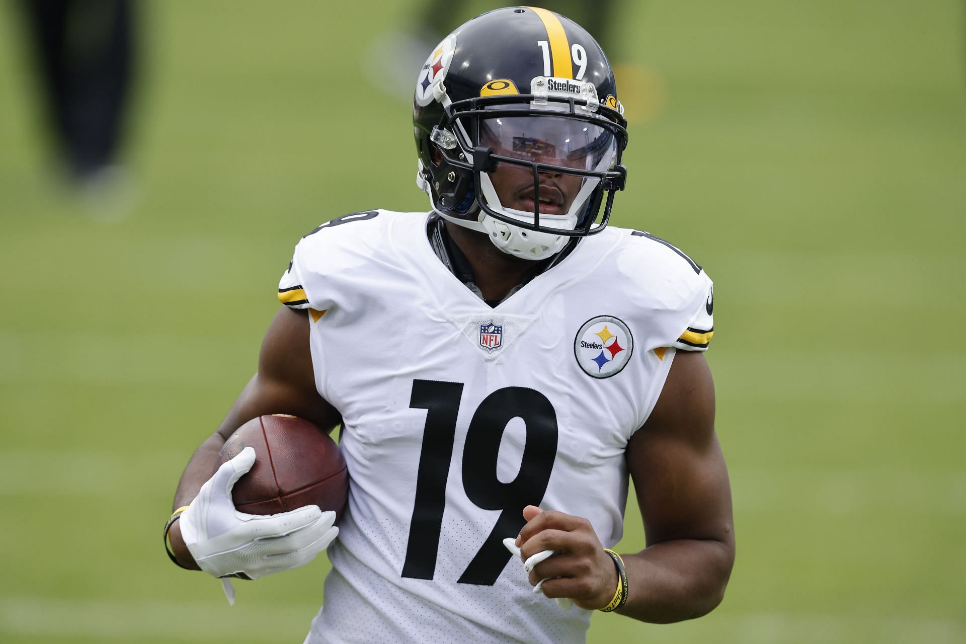 WR JuJu Smith-Schuster with the Pittsburgh Steelers v Jacksonville Jaguars