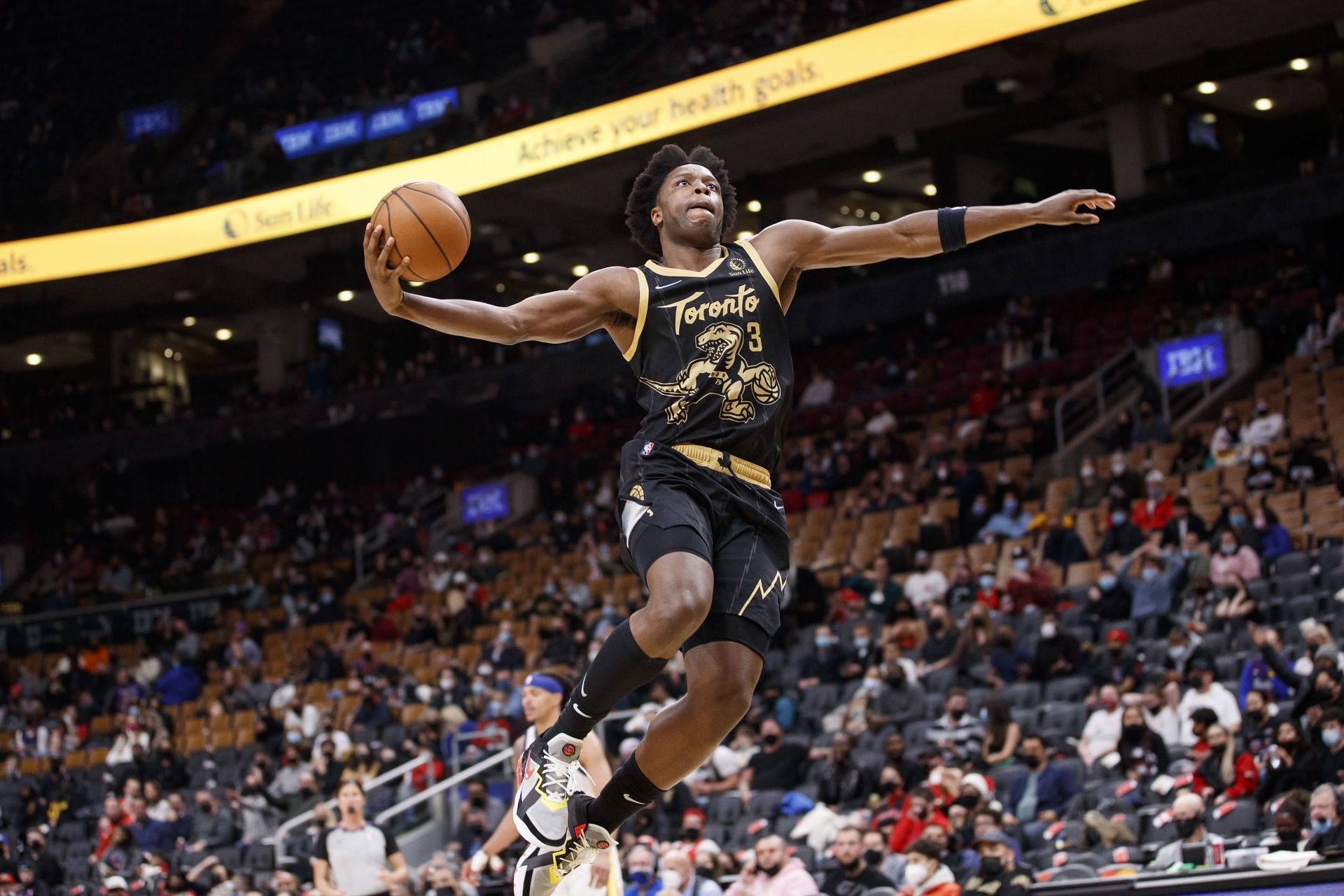 OG Anunoby goes up for a dunk.