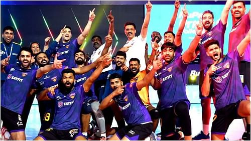 Bengaluru Torpedoes celebrate their win over Hyderabad Black Hawks (Pic Credit:PVL)