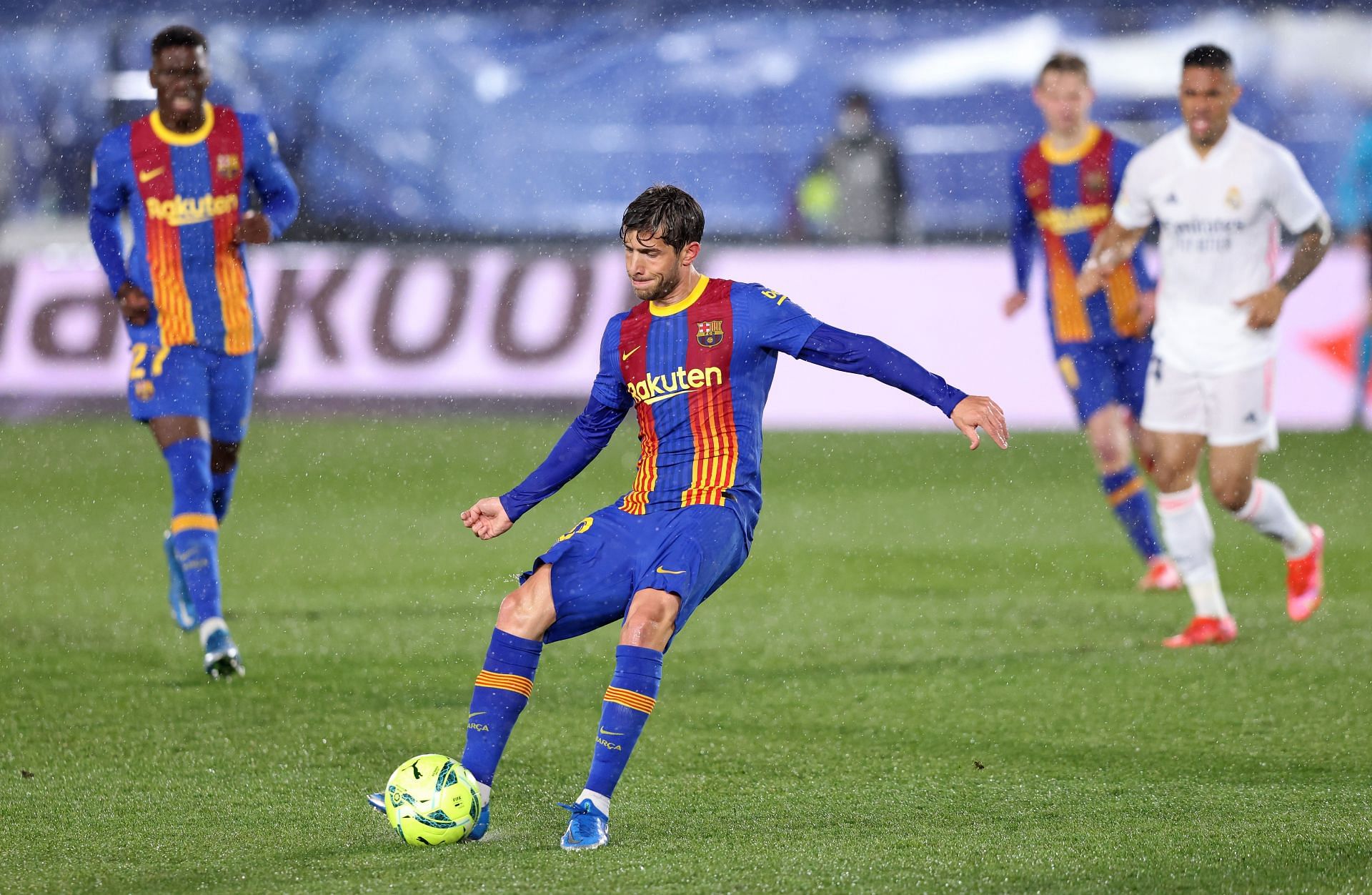 Arsenal face competition from Manchester City for the signature of Sergi Roberto.