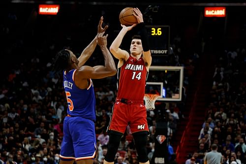 Tyler Herro shoots against the New York Knicks.