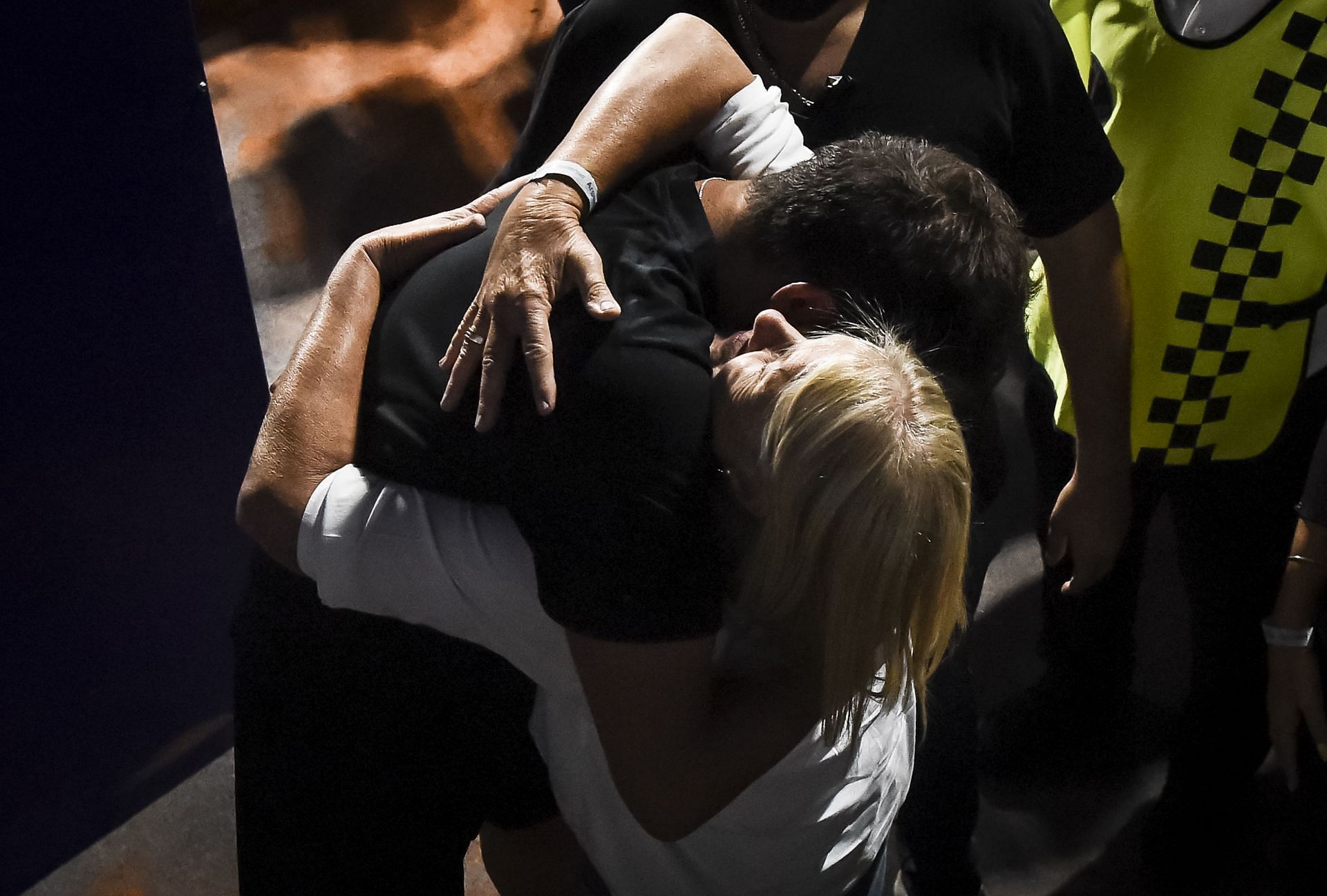 Patricio del Potro consoles her son