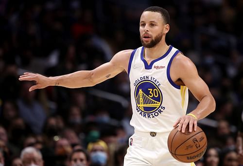 Steph Curry put up 33 points and 8 three-pointers versus the Los Angeles Clippers on Monday