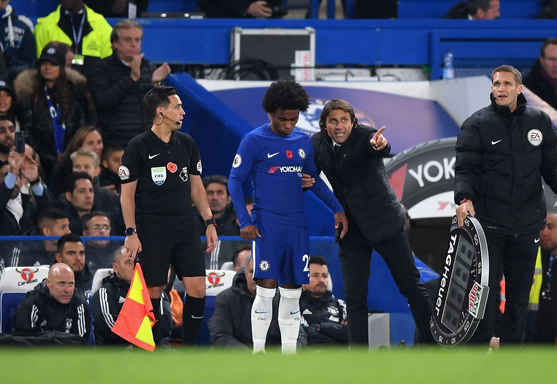 Willian (second left) thrived under Conte.