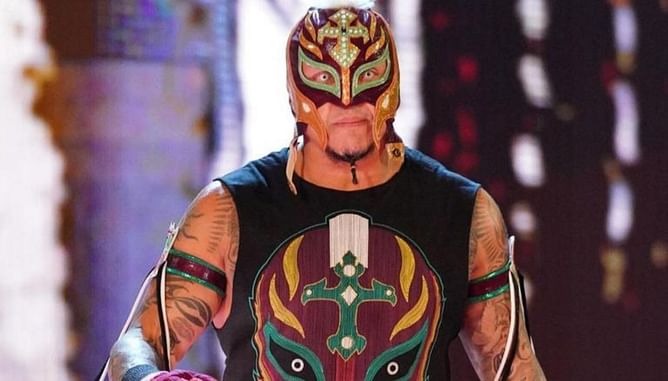 Rey Mysterio to face former WWE Champion at Elimination Chamber