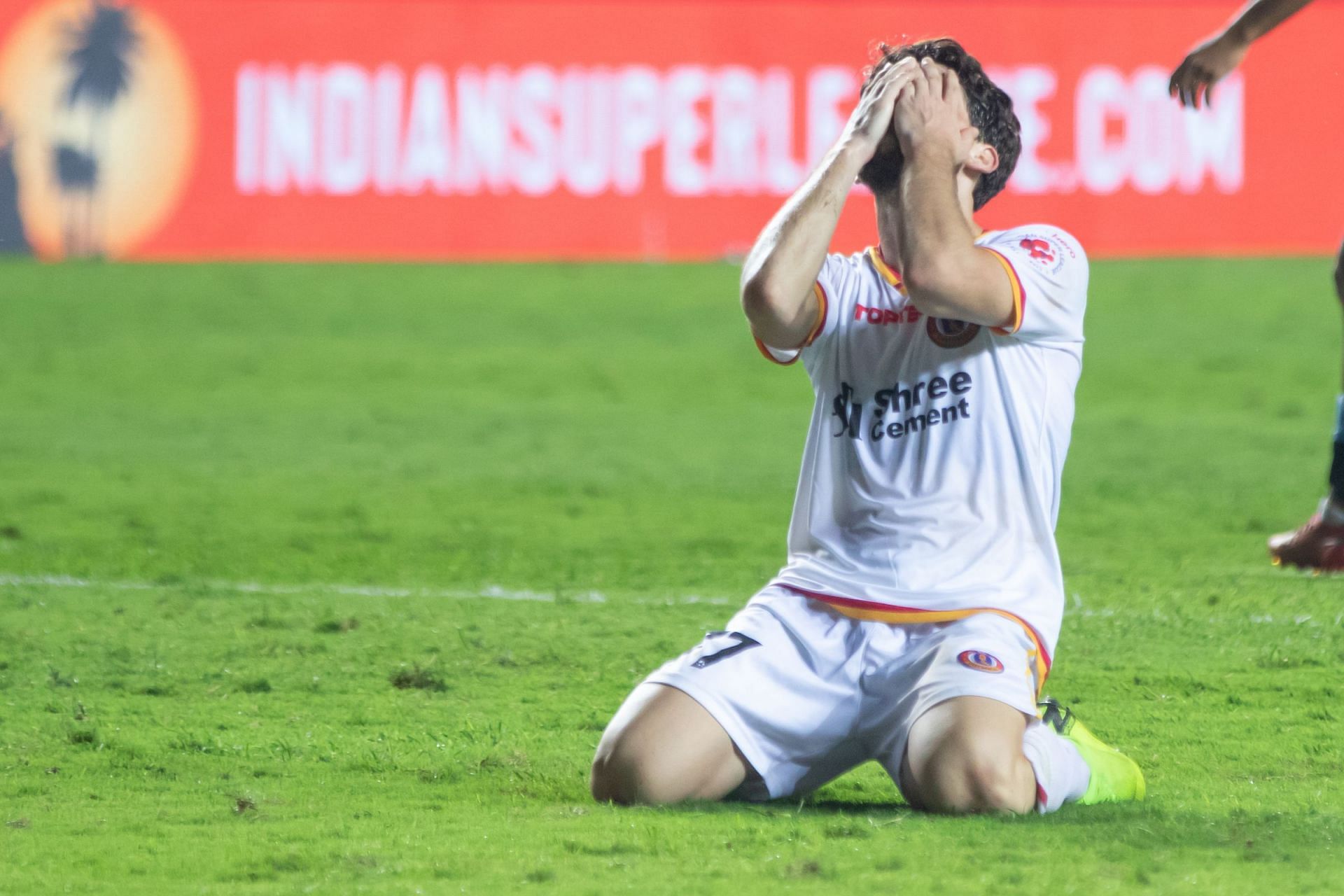 SC East Bengal&#039;s Fran Sota dejected after missing an easy opportunity (Image Courtesy: ISL)