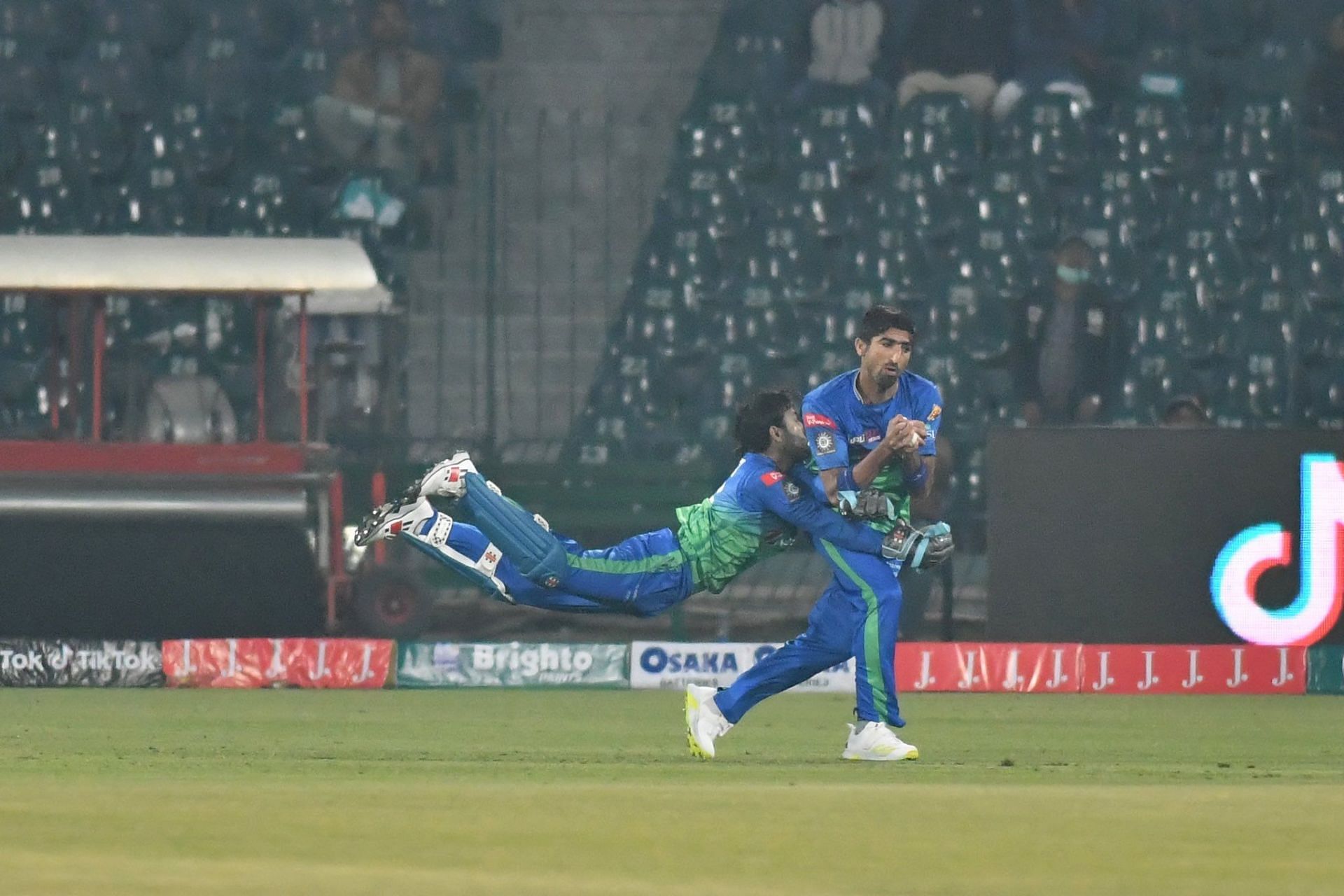 Mohammad Rizwan and Shahnawaz Dahani collides with each during a PSL game (Credit: PSL)