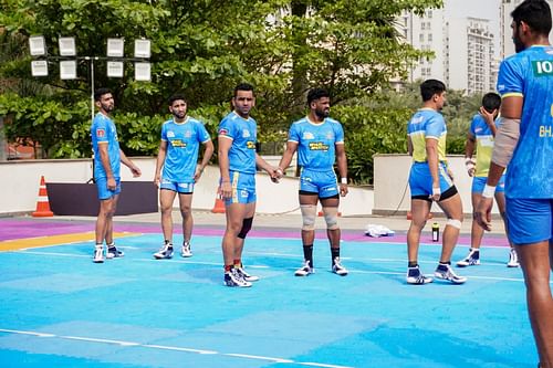 The Tamil Thalaivas' players during a training session (Image Courtesy: Tamil Thalaivas Twitter)