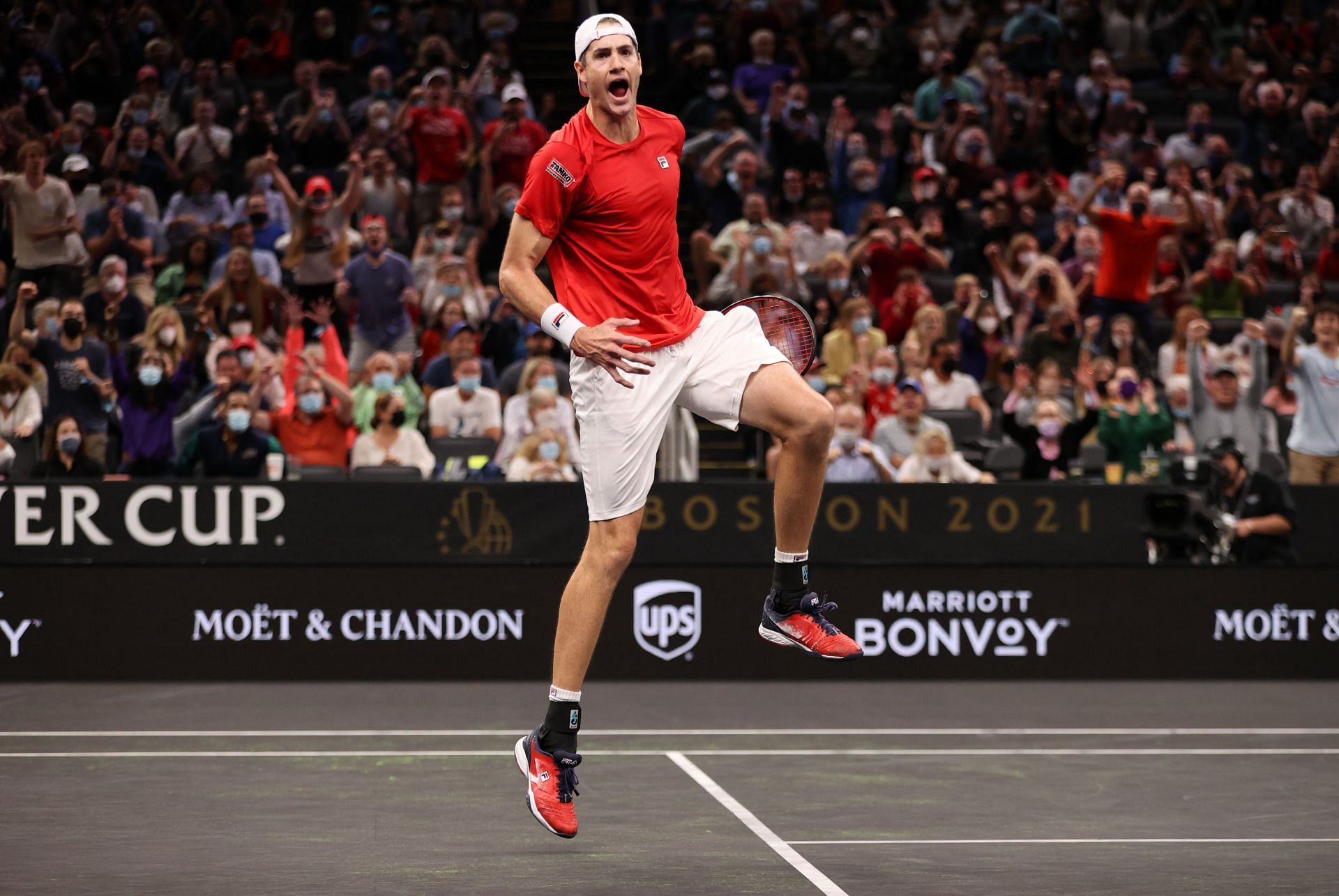 John Isner enjoying the support of the crowd