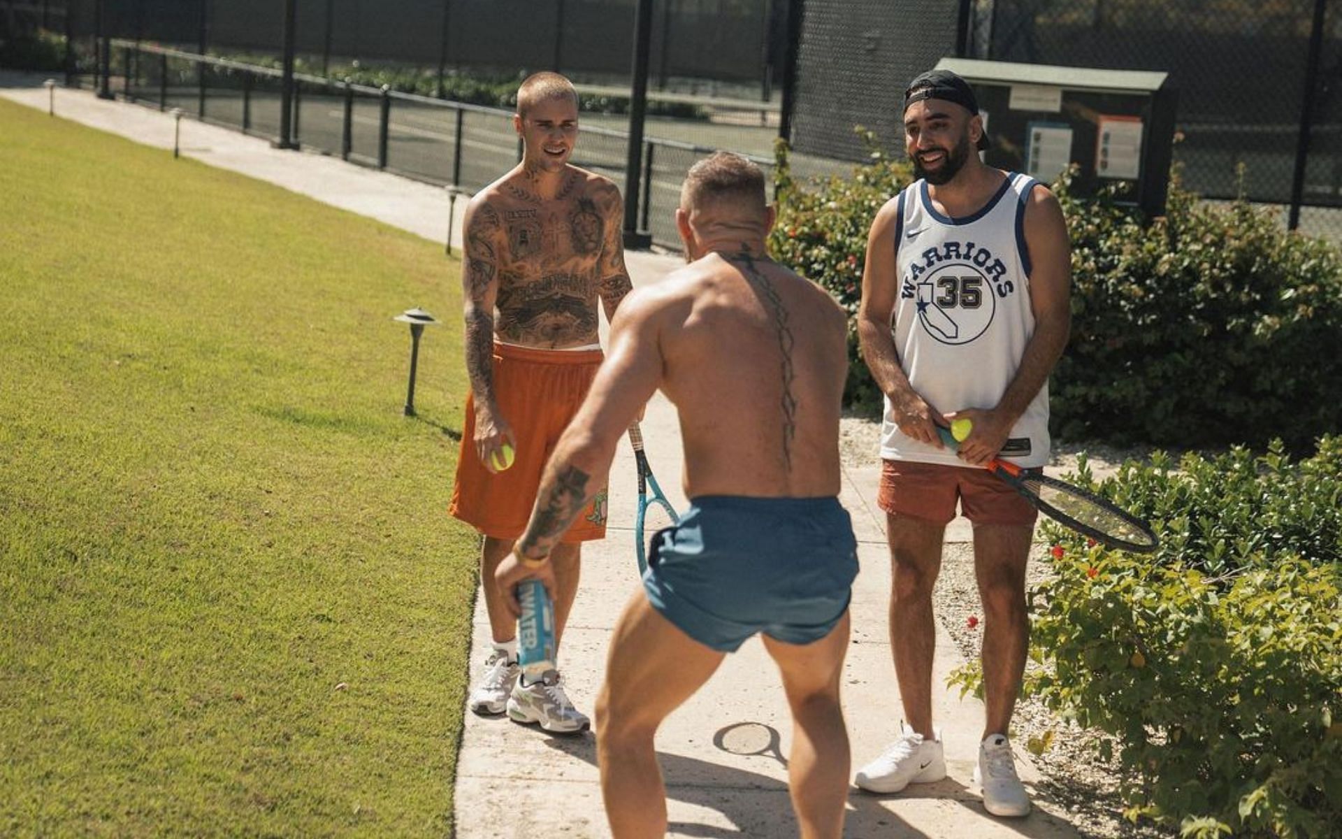 Conor McGregor runs into Justin Bieber [Photo via @thenotoriousmma on Instagram]