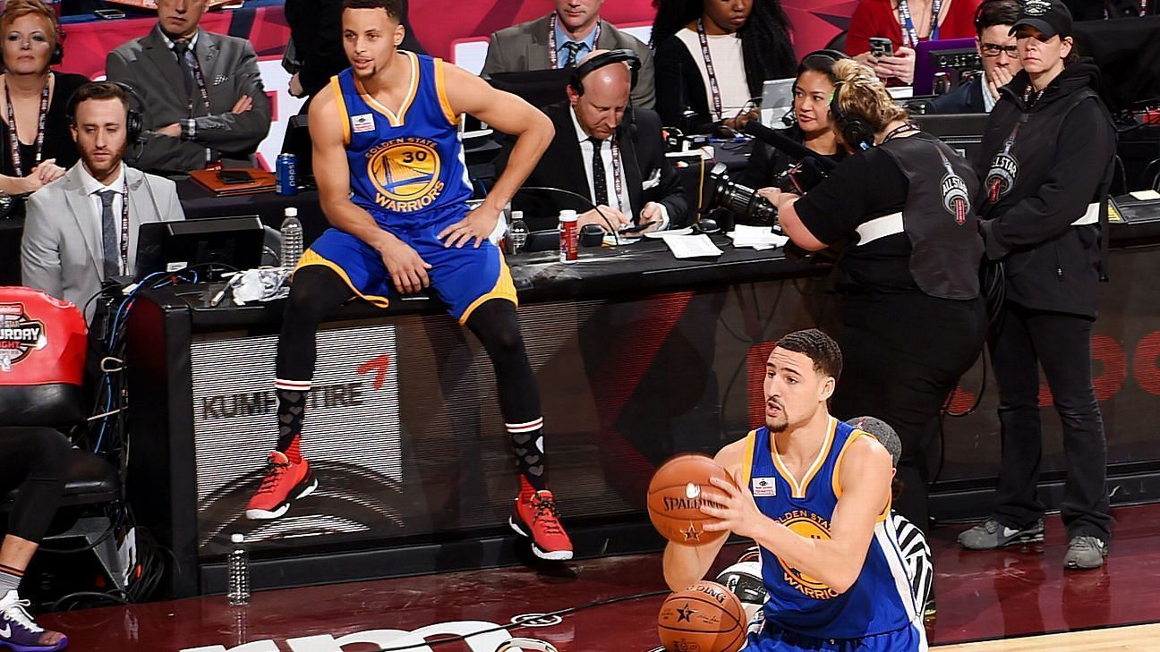 Steph Curry watches Klay Thompson roar to a 27-point final round to win the iconic 2016 battle between the Splash Brothers. [Photo: ESPN]