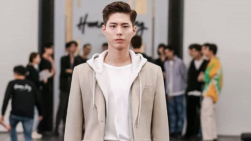 Park Bo-gum attains his barber license while in the military