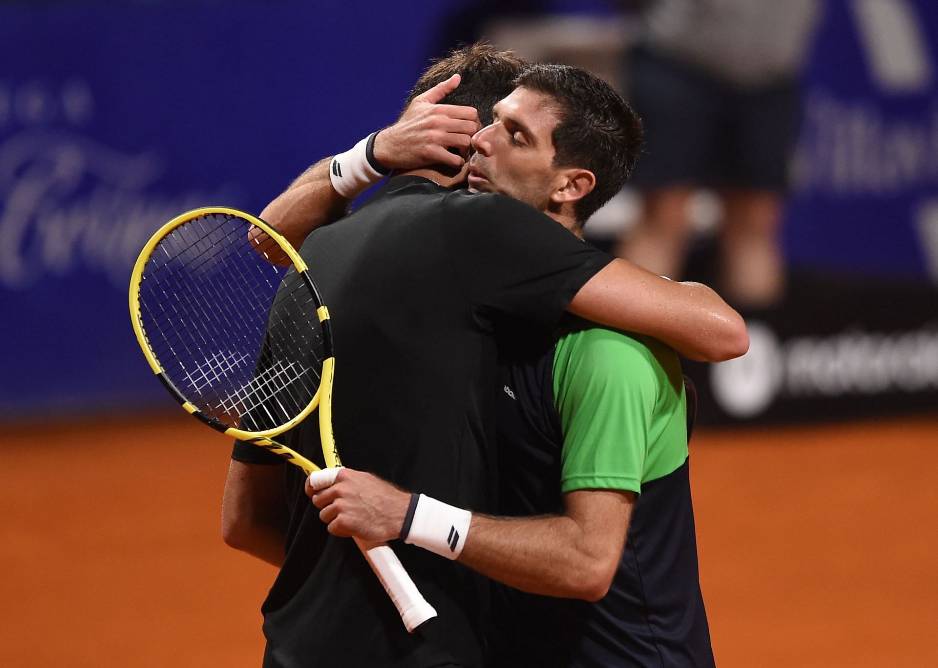 Del Potro&#039;s final hug on the tennis court, an honor that went to Federico Delbonis once again