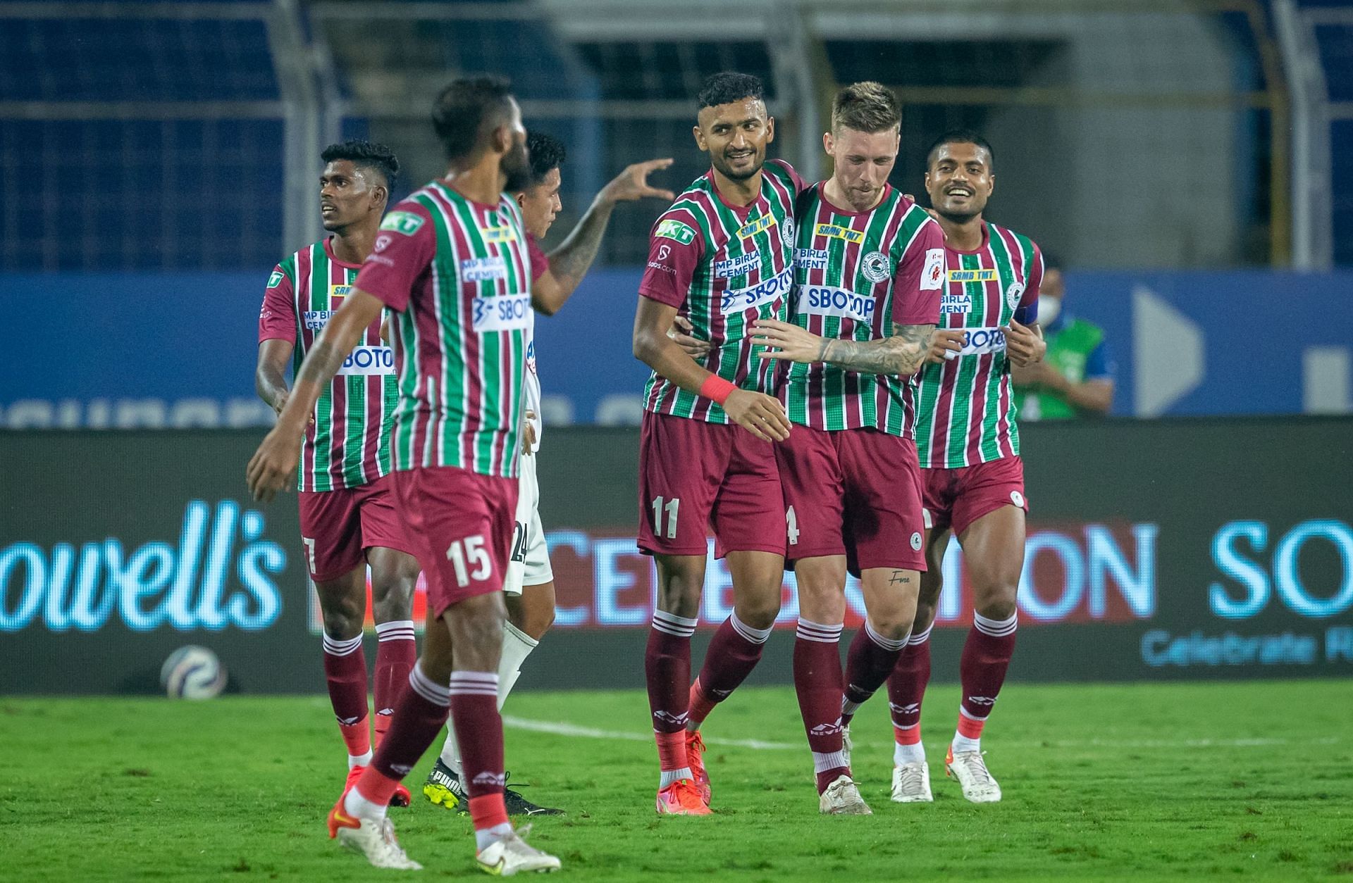 The Mariners celebrate their goal against the Highlanders (Image Courtesy: ISL)
