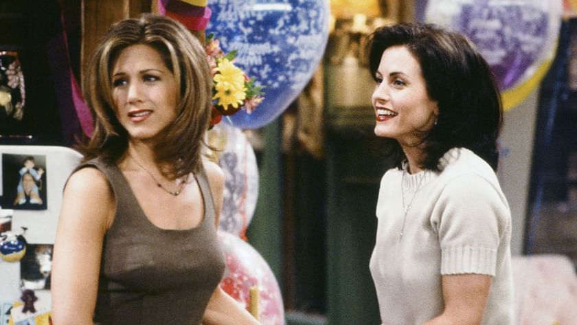 Jennifer & Courteney/ Rachel & Monica GIF