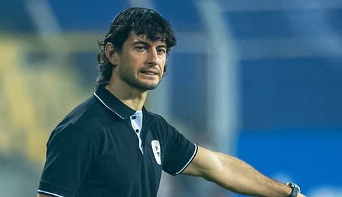 Juan Ferrando watches on as ATK Mohun Bagan plays. (Image Courtesy: Twitter/IndSuperLeague)