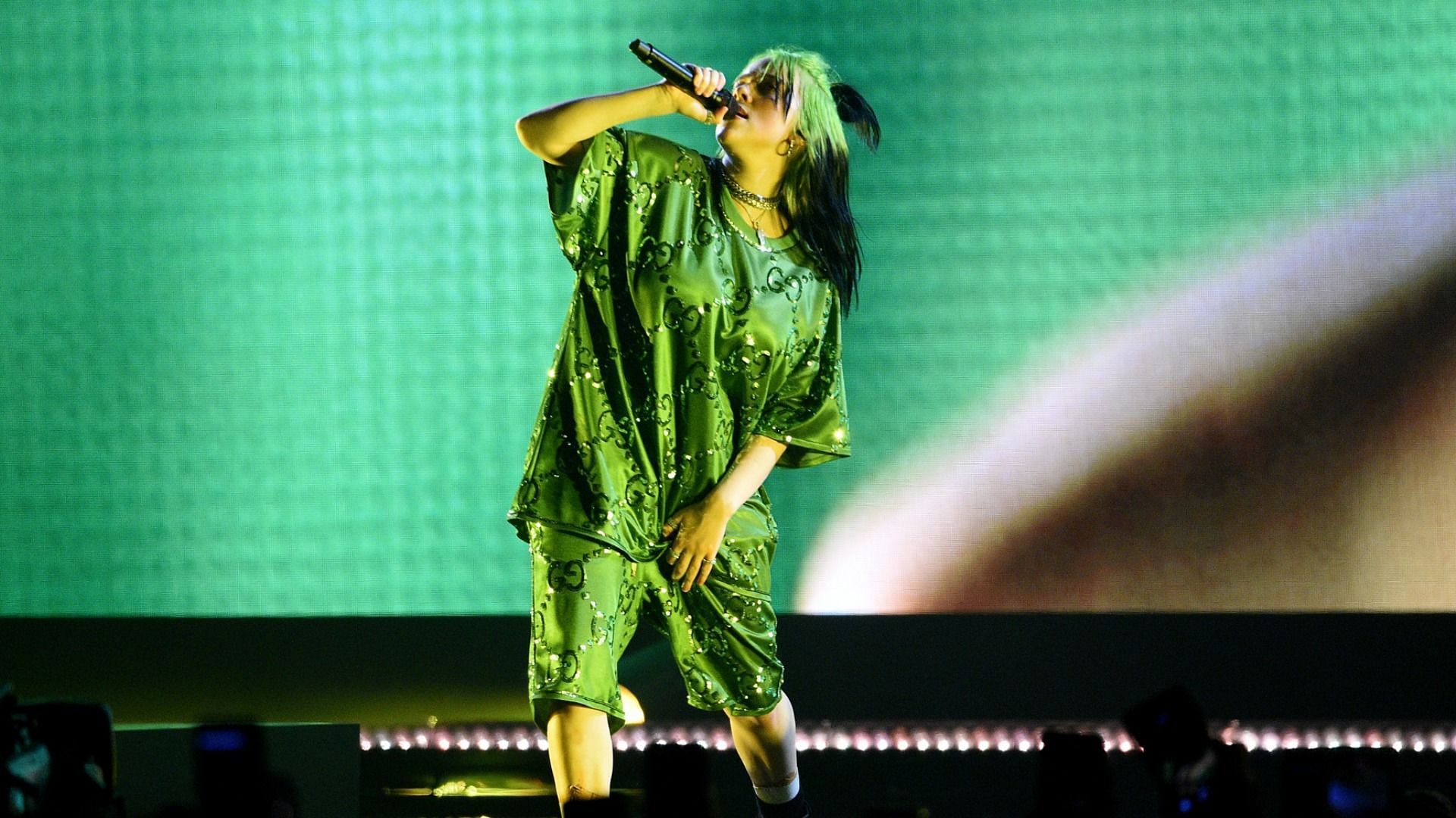 Billie Eilish won her fans&#039; hearts when she paused her Atlanta concert in between to provide medical assistance to a fan in need (Image via Getty Images/ Kevin Mazur)