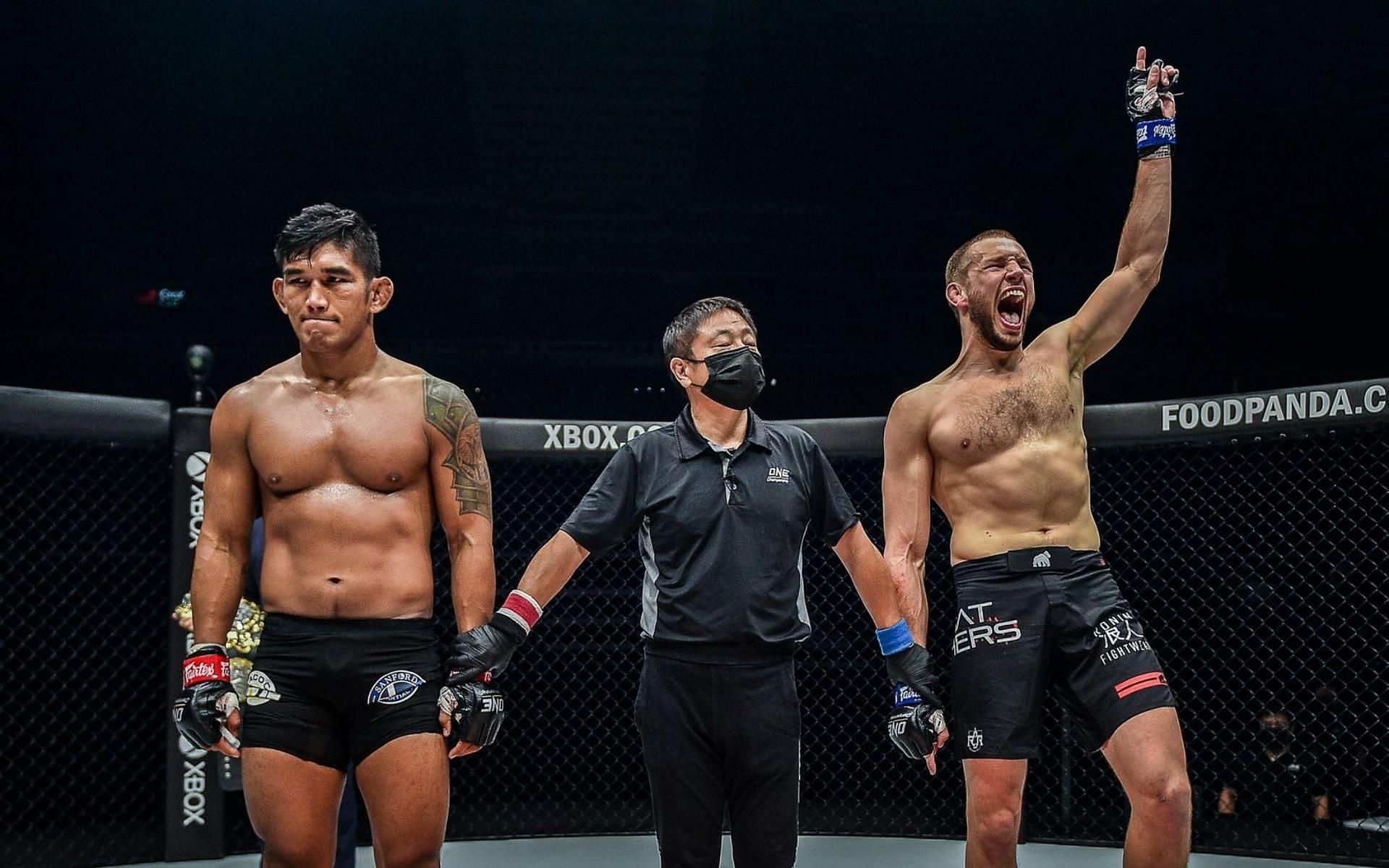 Reinier de Ridder (right) beat Aung La N Sang (left) soundly in their October 2020 bout. (Image courtesy of ONE Championship)