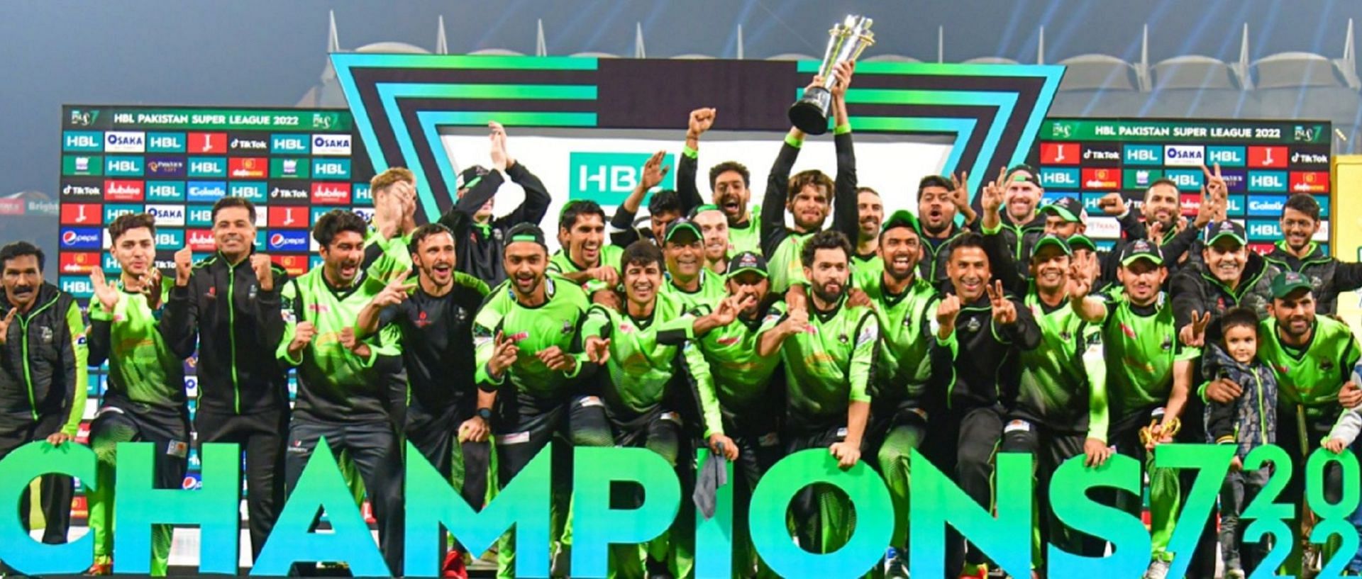 लाहौर कलंदर्स ने मुल्&zwj;तान सुल्&zwj;तांस को हराकर पहली बार जीता पीएसएल खिताब (फोटो साभार- ट्विटर)