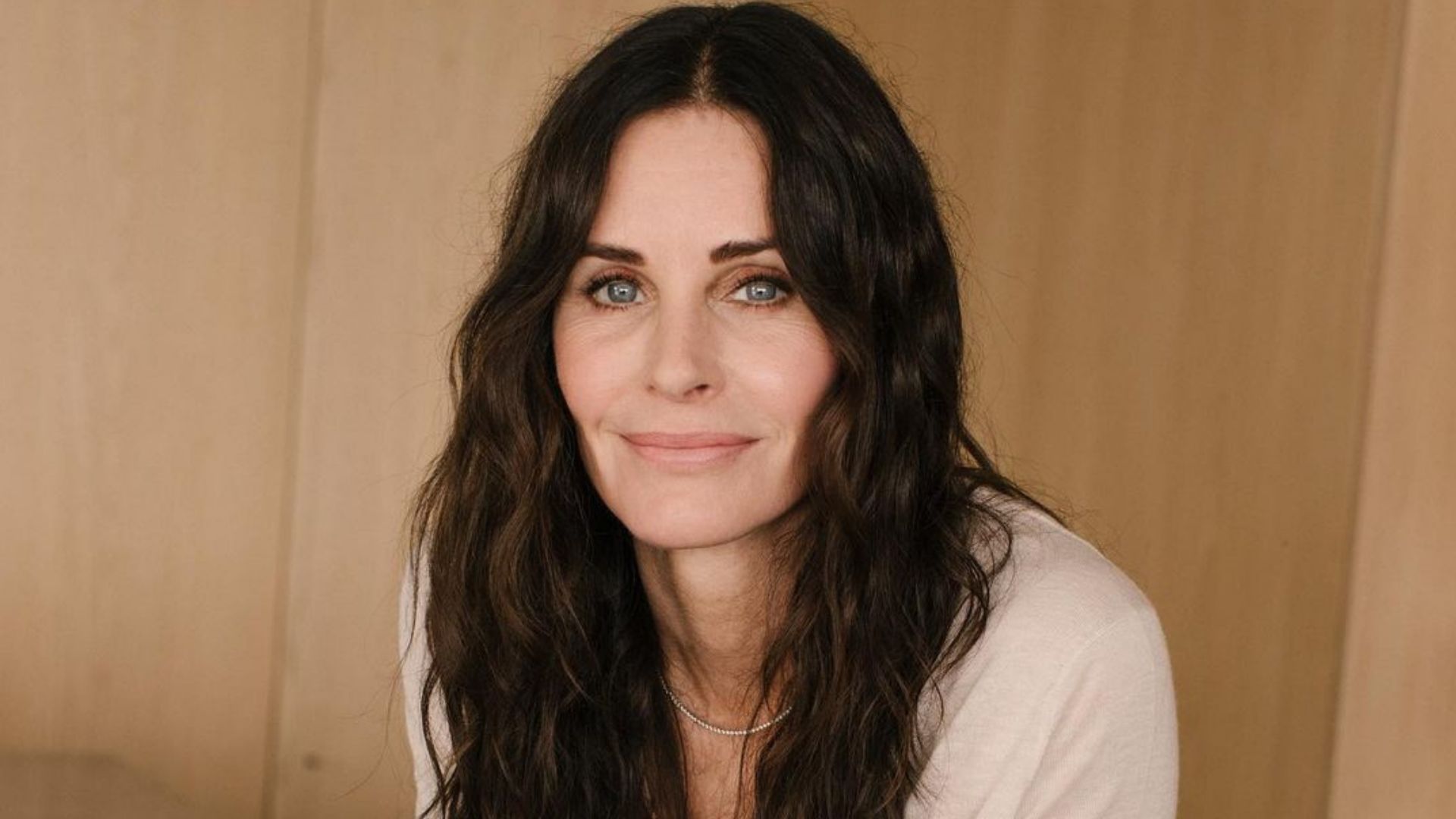 Courteney Cox (Image via courteneycoxofficial/Twitter)