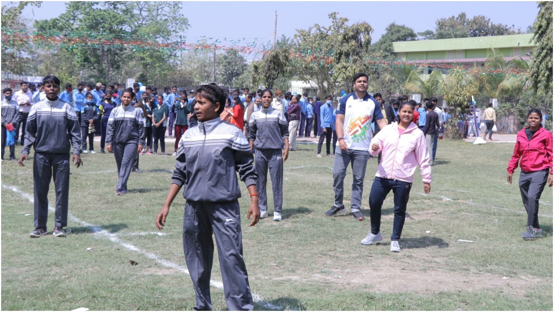 Yogesh Kathuniya visits Patna Government Girls Senior Secondary School (Pic Credit: SAI)