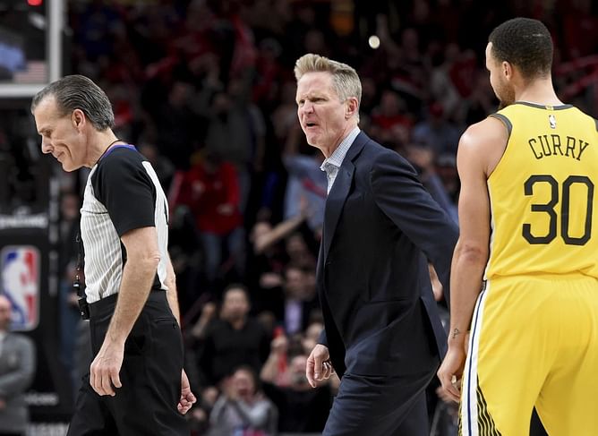 ICYMI: Steve Kerr gets into a heated argument with the ref, gets thrown out of Grizzlies vs Golden State Warriors after a double-technical