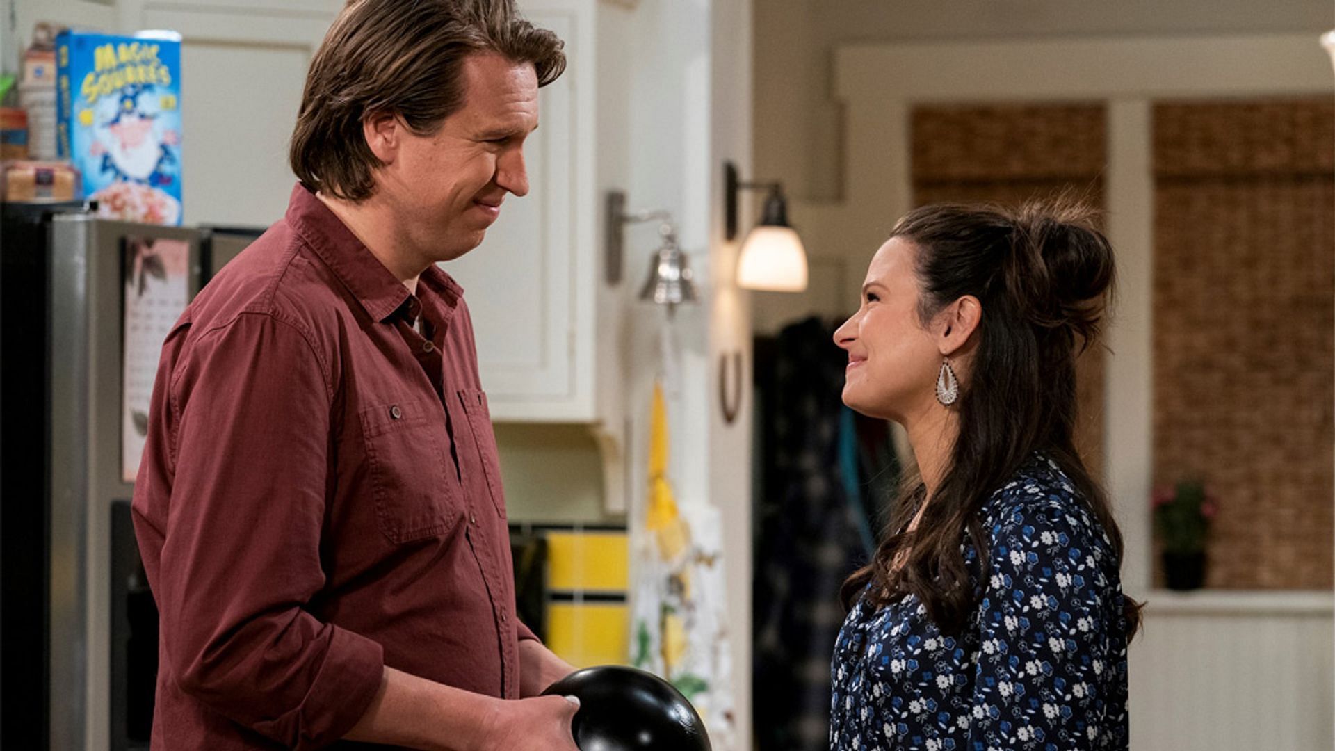 Still from CBS&#039; upcoming sitcom How We Roll - Tom and Jen (Image via CBS)