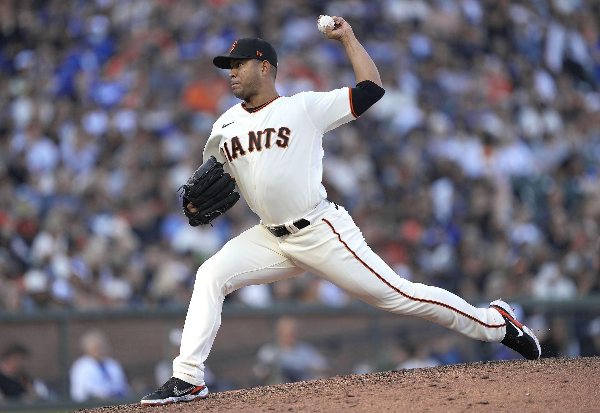 Jose Quintana pitches during a Los Angeles Dodgers v San Francisco Giants game.