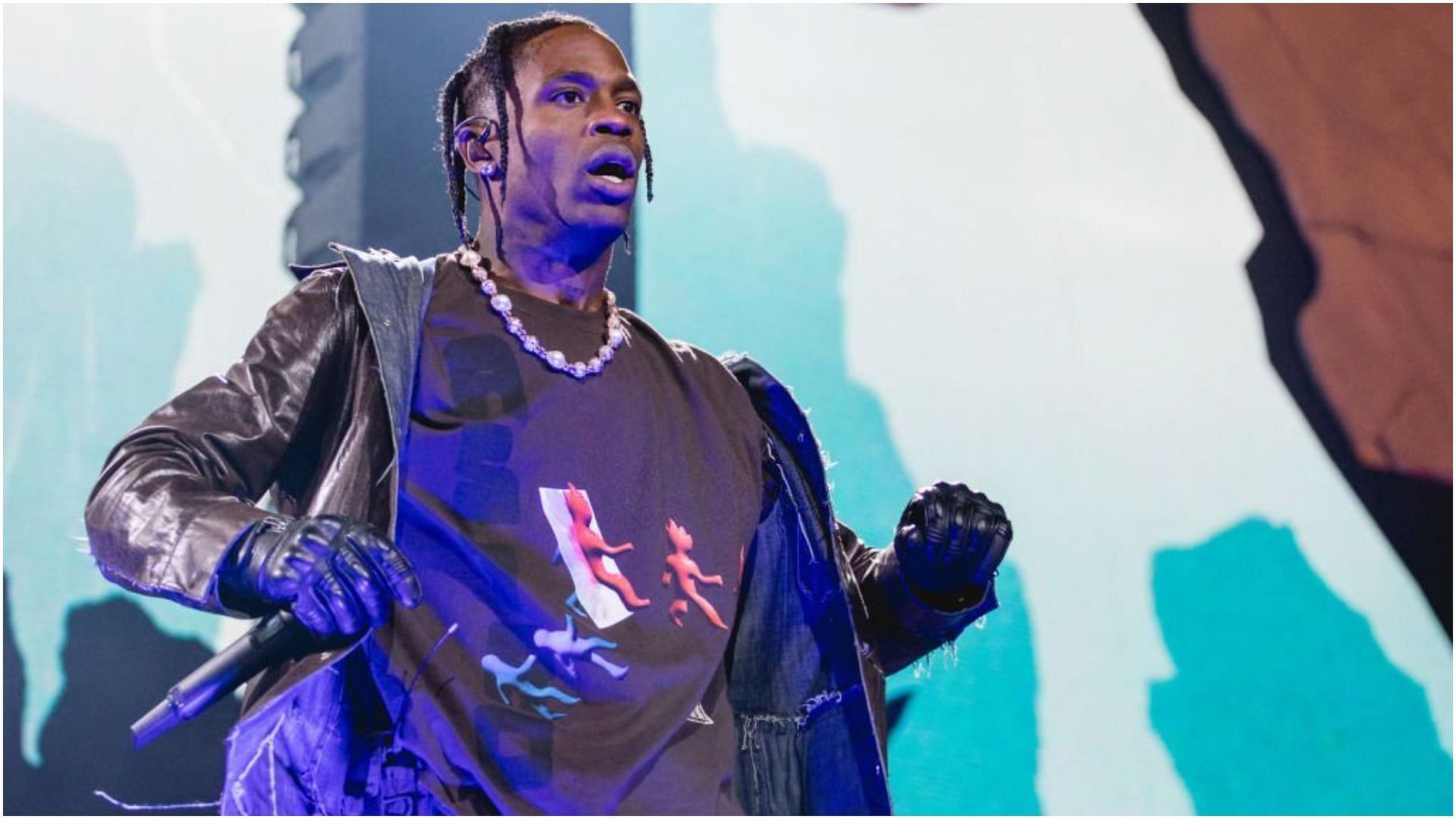 Travis Scott performed for the first time following the Astroworld tragedy (Image via Rick Kern/Getty Images)