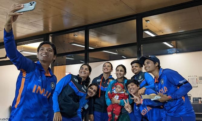 “Setting an example for sportswomen across the globe” - Smriti Mandhana hails Bismah Maroof after India-Pak clash in Women’s World Cup 2022