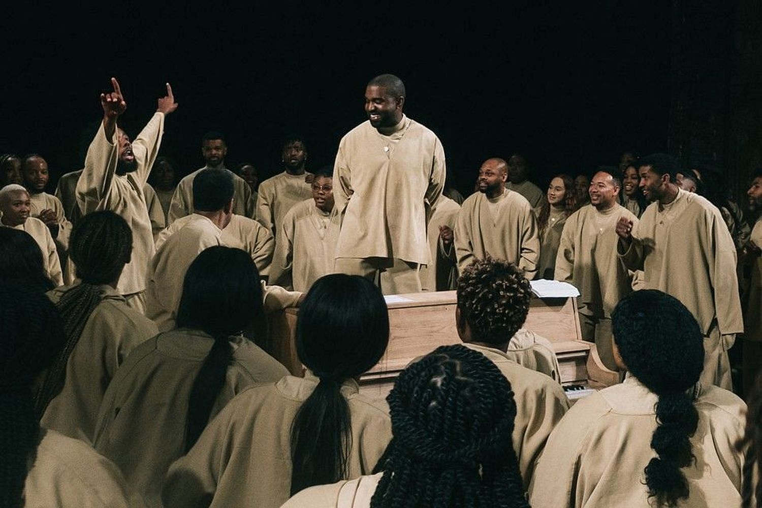 Kanye West&#039;s Sunday Service (Image via Emanuel Roro/YouTube)
