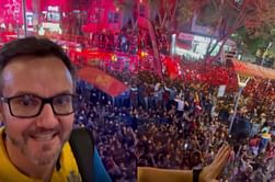 [Watch] Mike Hesson thanks RCB fans for their love after the Unbox event in Bengaluru