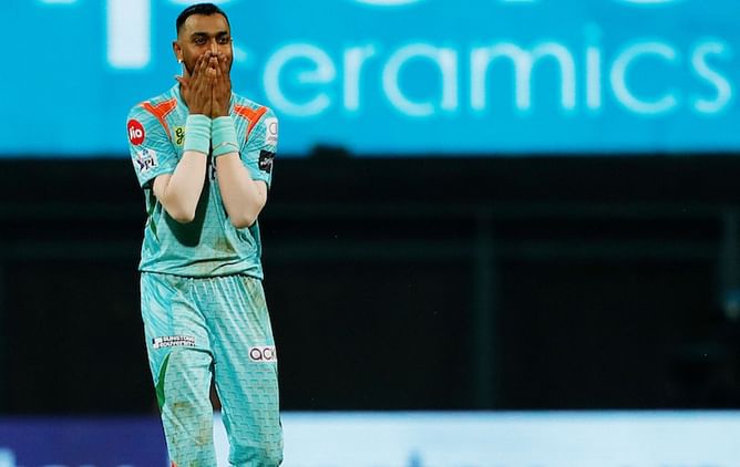 [Watch] Krunal Pandya avoids celebrating after dismissing brother Hardik Pandya during GT vs LSG clash