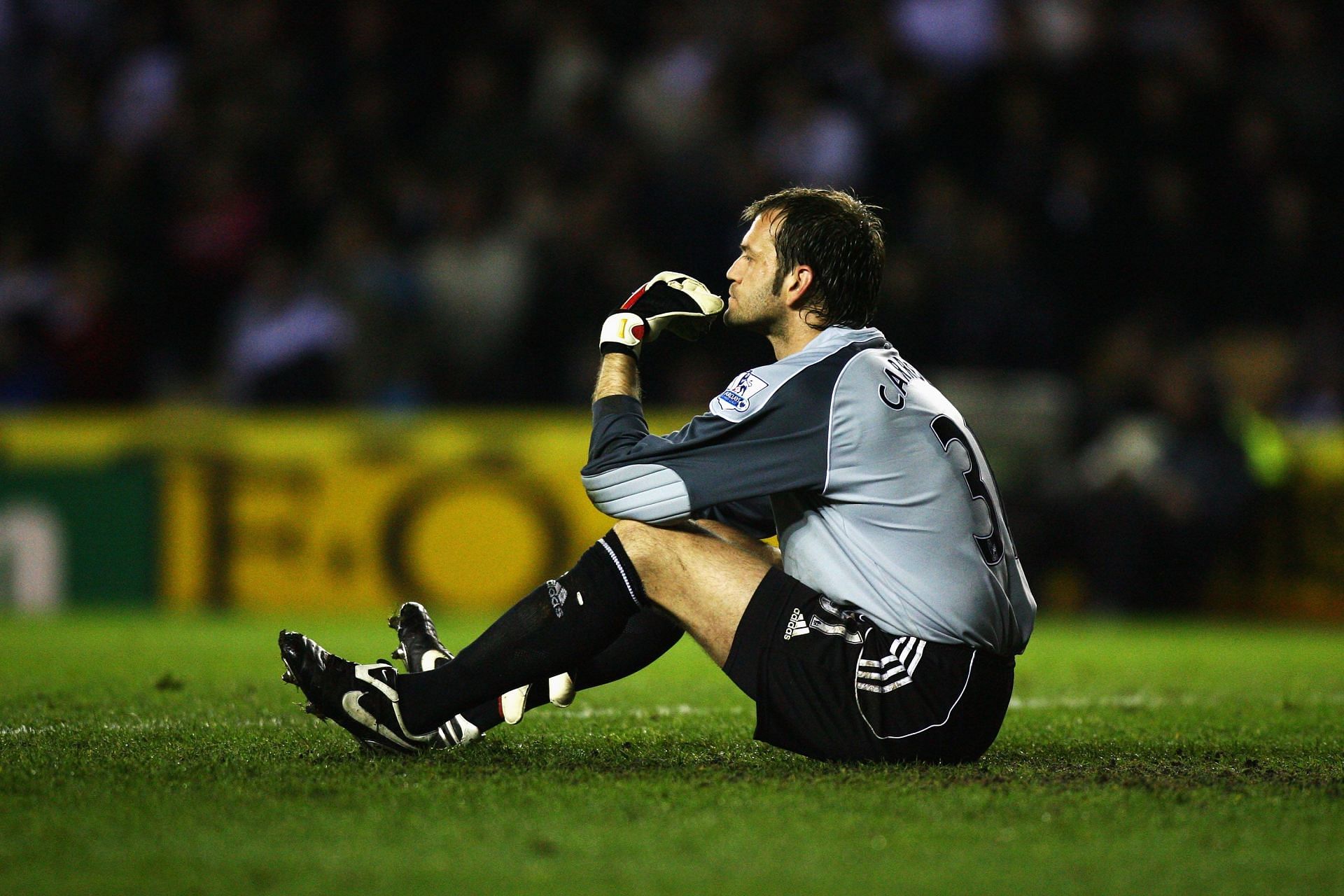 Roy Carroll reacts during a match against Arsenal