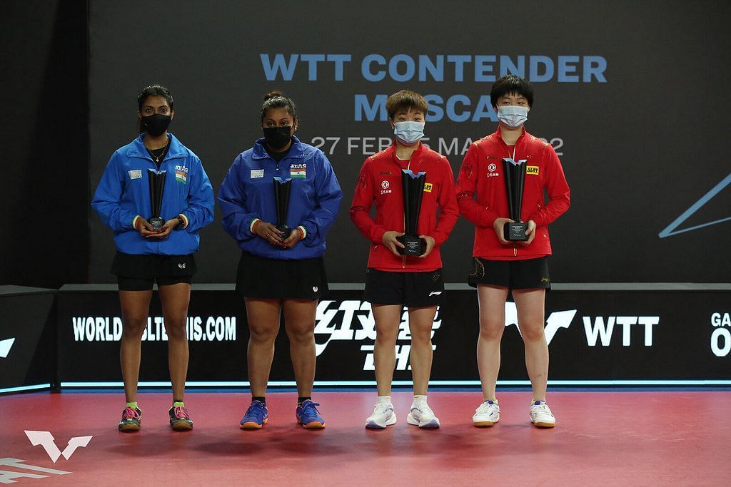 Ayhika Mukherjee (left) and Sutirtha Mukherjee with the silver medal at the WTT Contender. (PC: WTT)