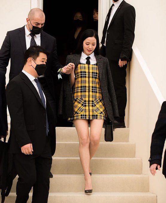 BLACKPINK's Jisoo Steals The Show At Dior's Paris Fashion Week