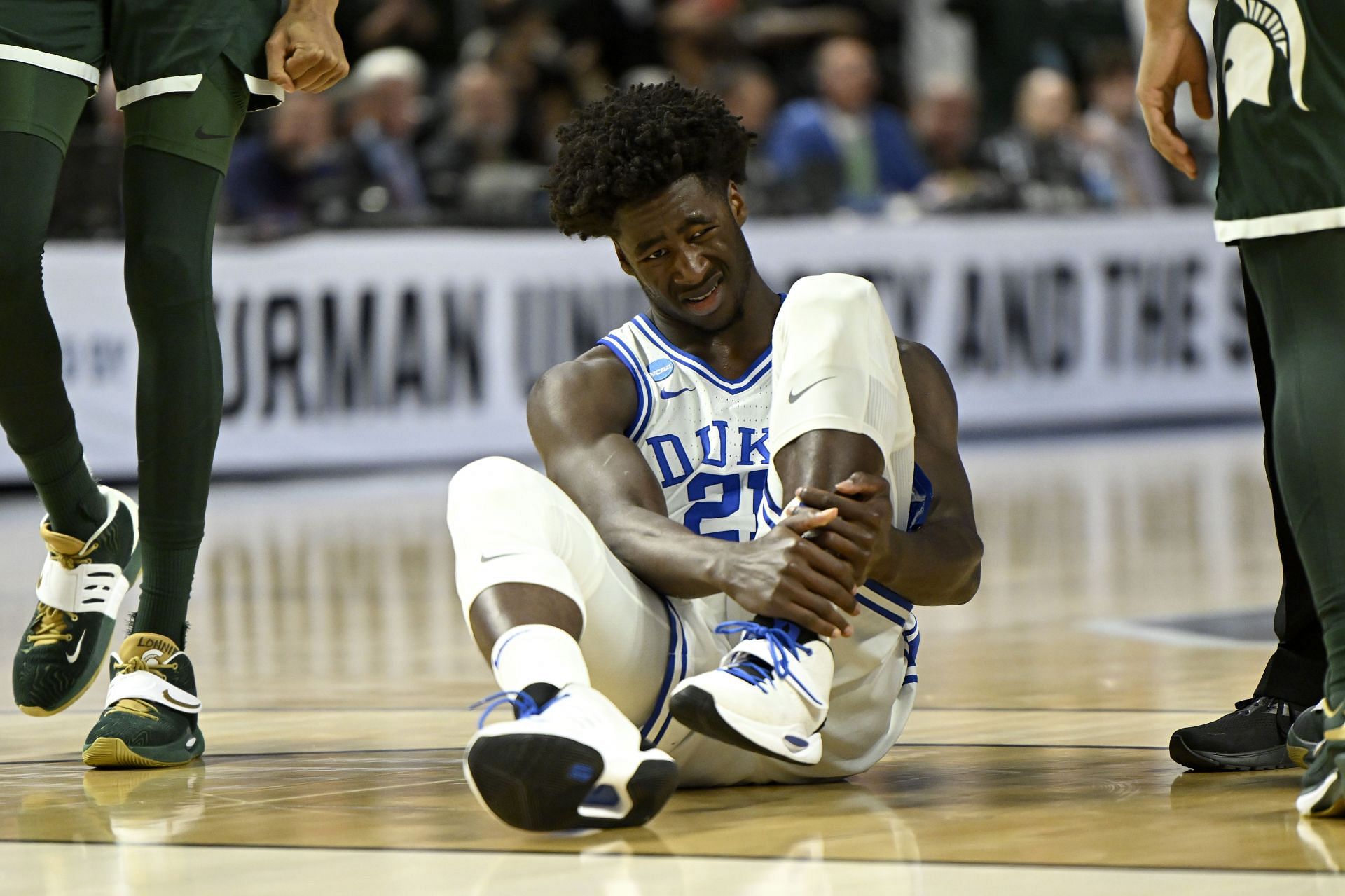 Duke wing AJ Griffin suffered an ankle sprain Sunday..