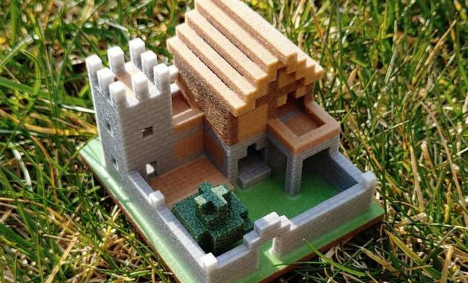 Minecraft Redditor 3D prints their survival base in real life