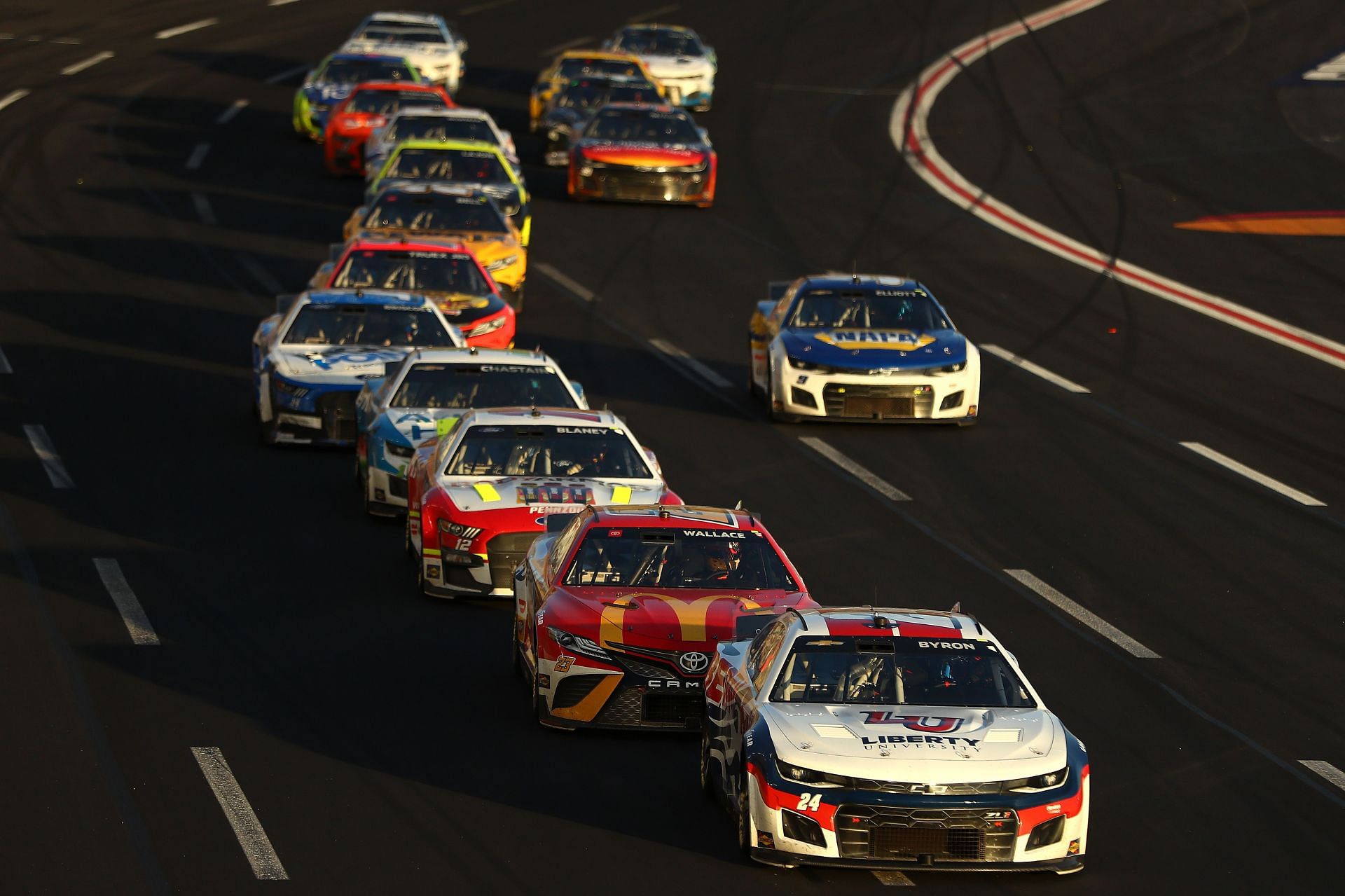 William Byron leads Bubba Wallace, driver and Ryan Blaney, during the NASCAR Cup Series Folds of Honor QuikTrip 500 at Atlanta Motor Speedway (Photo by Mike Mulholland/Getty Images)