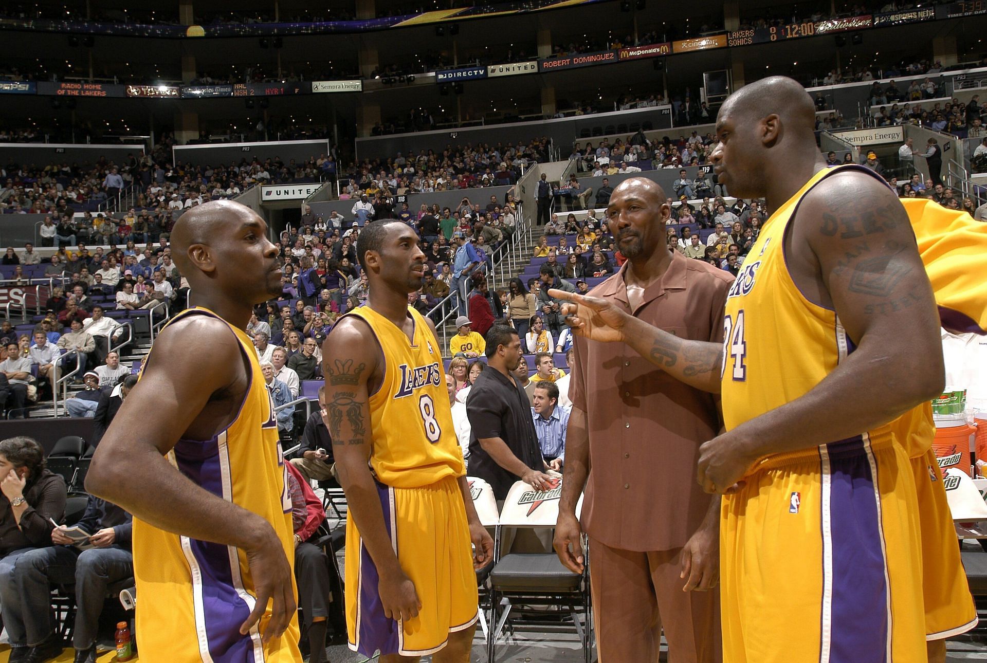 Karl Malone, reportedly, was the only one keeping Shaq and Kobe from ripping each other&#039;s throats during the LA Lakers&#039; 2003-04 season. [Photo: Bleacher Report]
