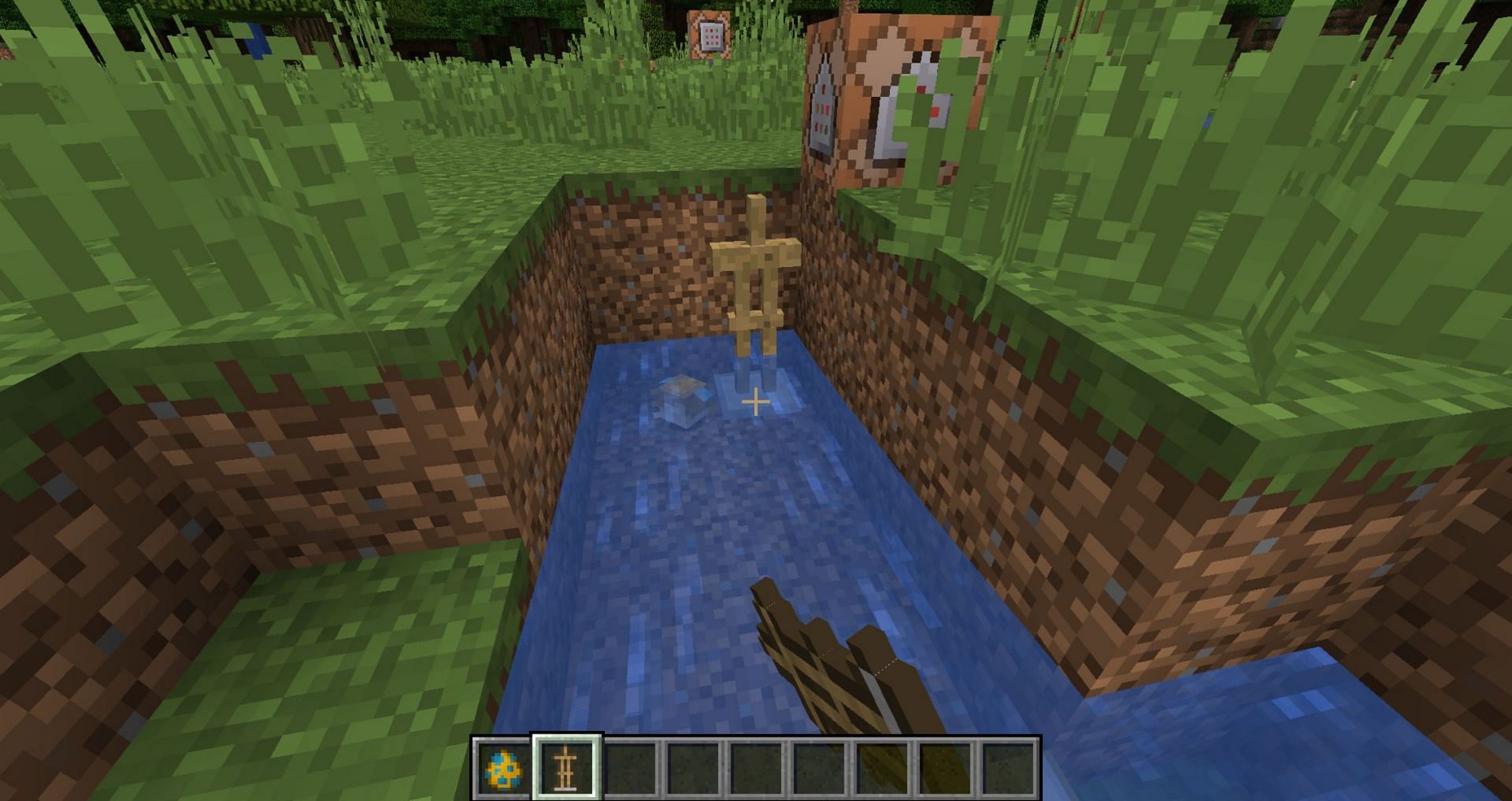 A pufferfish inflating in reaction to an armor stand (Image via Minecraft.net)