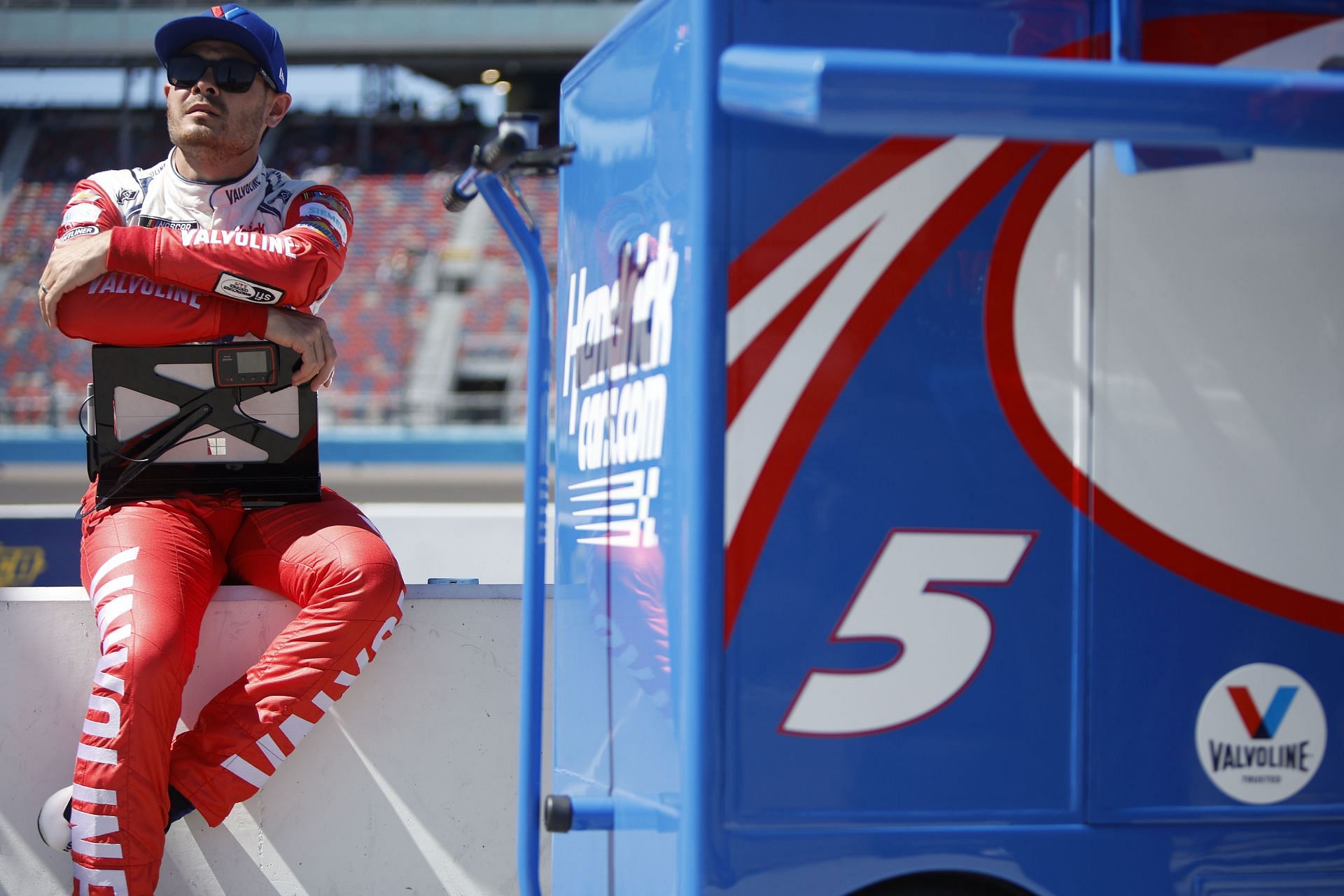 Kyle Larson at Ruoff Mortgage 500 during Qualifying.