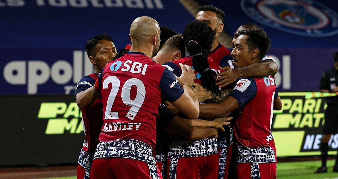 Jamshedpur FC celebrating their victory against Odisha FC. (Image Courtesy: Twitter/JamshedpurFC)