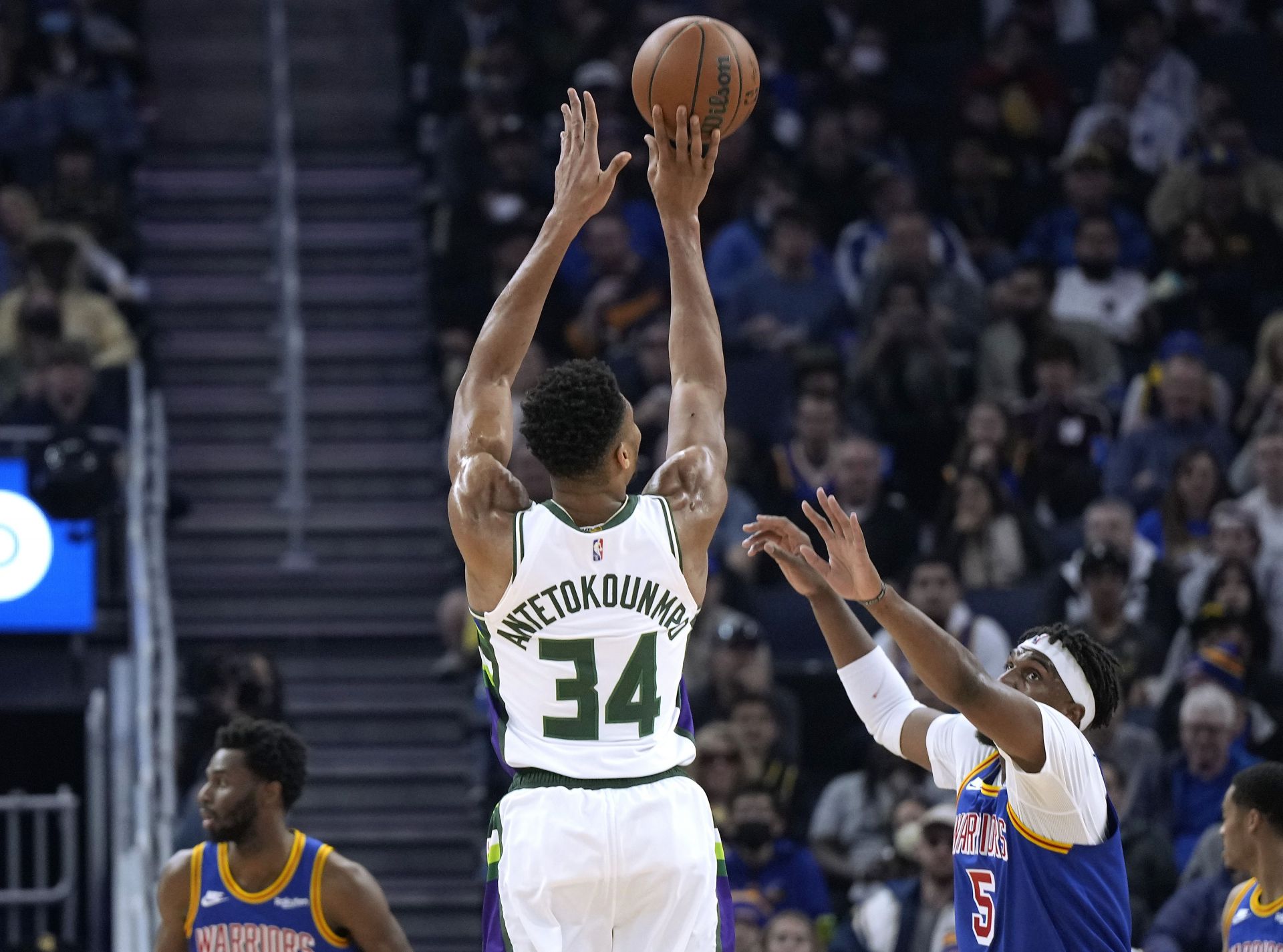 Milwaukee Bucks v Golden State Warriors