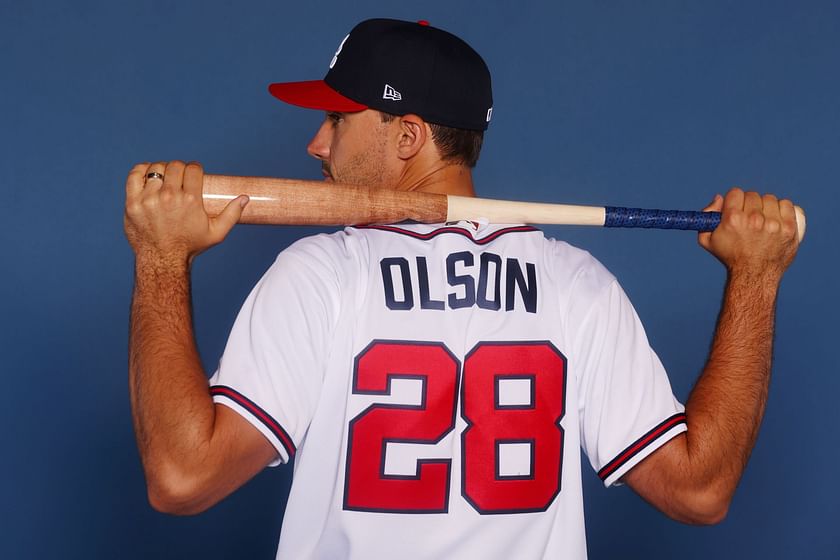 ICYMI: Atlanta Braves newly signed All-Star first baseman goes to hitting  practice in his fresh uniform
