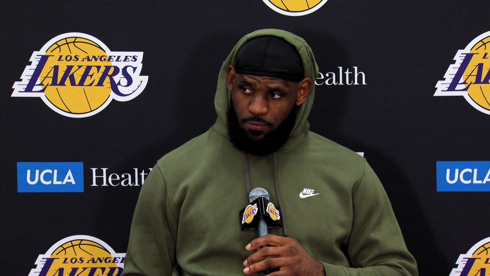 LeBron James only had nice words for Laker fans who jeered them playing against the New Orleans Pelicans [Photo: NBA.com]