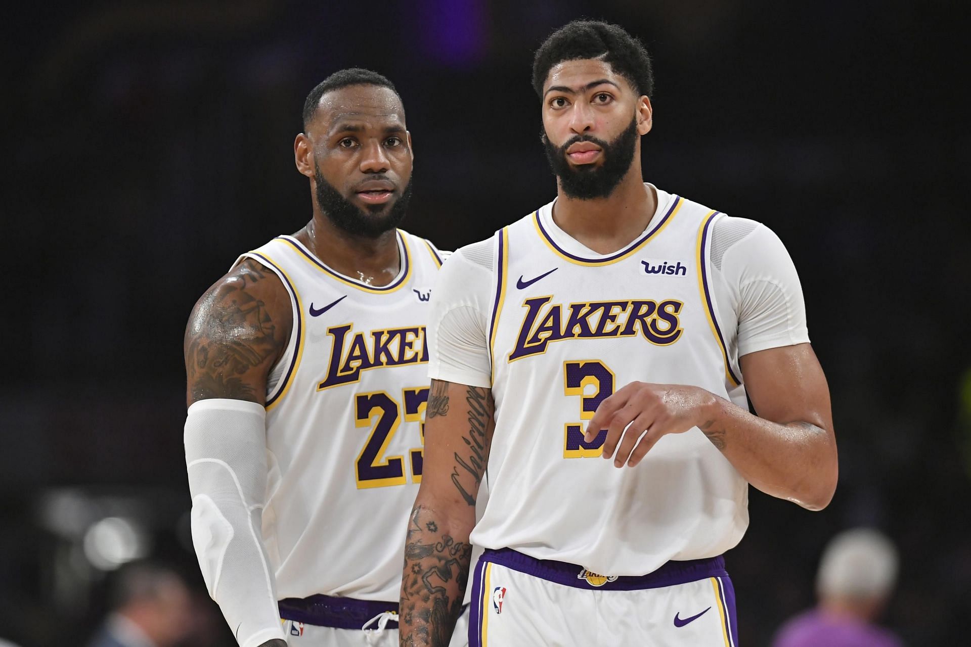 Anthony Davis and LeBron James have been ruled doubtful heading into tonight's game against the Dallas Mavericks. [Photo: Bleacher Report]